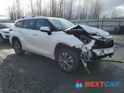 Czwarte zdjęcie samochodu z boku: 2020 TOYOTA HIGHLANDER HYBRID XLE VIN:5TDGBRCH8LS502125 - miniatura
