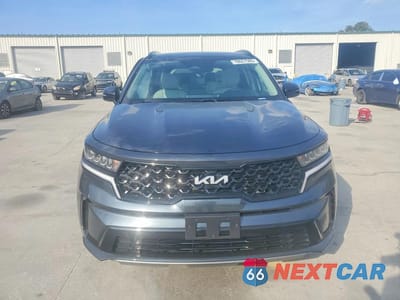 Piąte zdjęcie samochodu w środku: 2022 KIA SORENTO S VIN:5XYRL4LC3NG122476 - miniatura