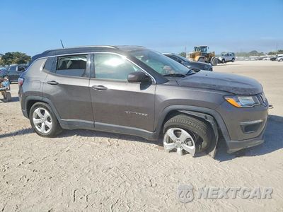 Czwarte zdjęcie samochodu z boku: 2018 JEEP COMPASS LATITUDE VIN:3C4NJCBB5JT256996 - miniatura
