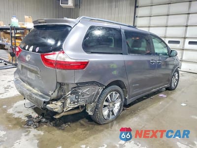 Trzecie zdjęcie samochodu z tyłu: 2019 TOYOTA SIENNA XLE PREMIUM 7-PASSENGER VIN:5TDDZ3DC4KS211473 - miniatura