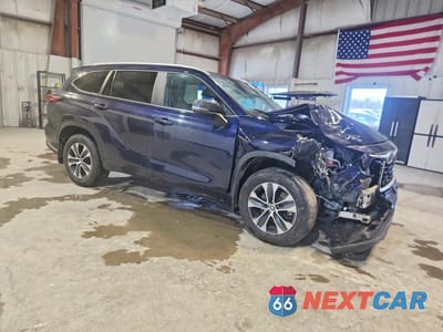 Czwarte zdjęcie samochodu z boku: 2024 TOYOTA HIGHLANDER XLE VIN:5TDKDRBH1RS531898 - miniatura