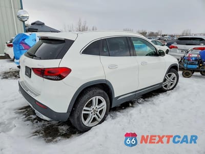 Trzecie zdjęcie samochodu z tyłu: 2021 MERCEDES-BENZ GLA 250 4MATIC VIN:W1N4N4HBXMJ185022 - miniatura