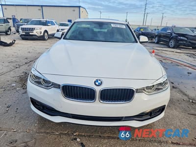 Piąte zdjęcie samochodu w środku: 2018 BMW 320 I VIN:WBA8A9C59JAH14202 - miniatura