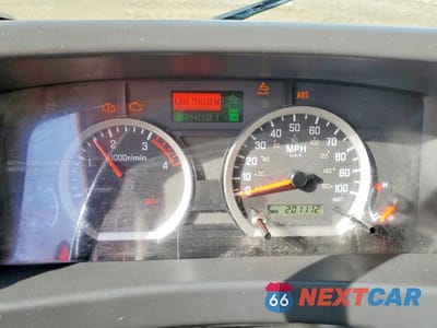 Zdjęcie 9 z 10 samochodu: 2012 ISUZU NPR HD BOX TRUCK VIN:JALC4W162C7002768 - miniatura