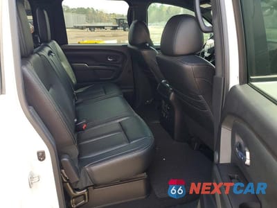 Zdjęcie 10 z 11 samochodu: 2019 NISSAN TITAN PLATINUM RESERVE VIN:1N6AA1E66KN532571 - miniatura