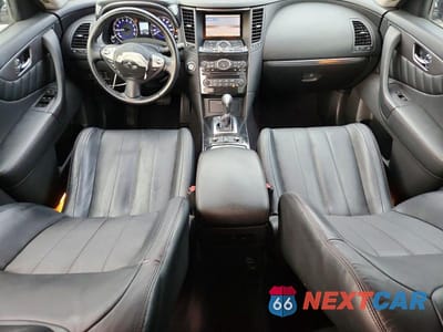 Zdjęcie 8 z 13 samochodu: 2017 INFINITI QX70 BASE VIN:JN8CS1MUXHM141502 - miniatura