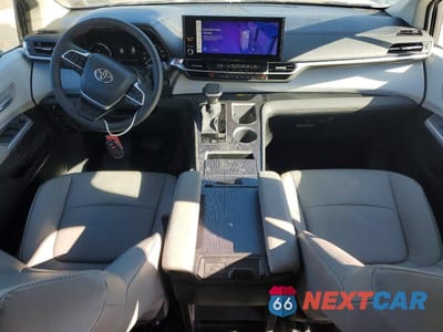 Zdjęcie 8 z 13 samochodu: 2025 TOYOTA SIENNA XLE VIN:5TDYSKFC2SS164294 - miniatura