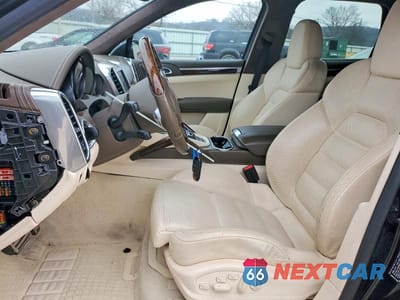 Zdjęcie 7 z 13 samochodu: 2011 PORSCHE CAYENNE TURBO VIN:WP1AC2A29BLA84326 - miniatura