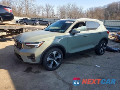 2023 VOLVO XC40 PLUS YV4L12UN4P2085898 - główne zdjęcie licytacji z USA - miniatura