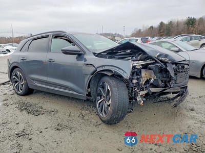 Czwarte zdjęcie samochodu z boku: 2024 AUDI Q8 E-TRON PREMIUM PLUS VIN:WA15AAGE9RB063054 - miniatura