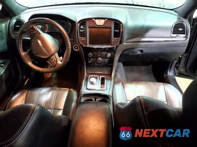 Zdjęcie 8 z 12 samochodu: 2015 CHRYSLER 300 S VIN:2C3CCAGG3FH814309 - miniatura