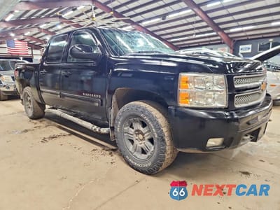 Czwarte zdjęcie samochodu z boku: 2013 CHEVROLET SILVERADO K1500 LT VIN:3GCPKSE77DG159660 - miniatura