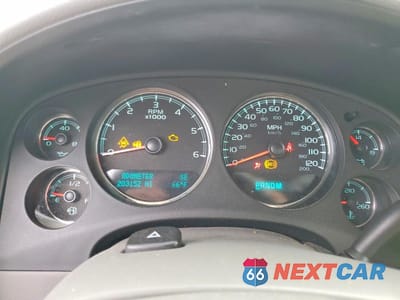 Zdjęcie 9 z 13 samochodu: 2009 CHEVROLET SUBURBAN K1500 LT VIN:1GNFK26329R216255 - miniatura