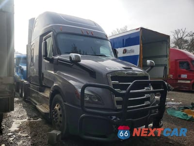 2020 FREIGHTLINER CASCADIA 126 3AKJHHDR1LSLP7702 - główne zdjęcie licytacji z USA - miniatura