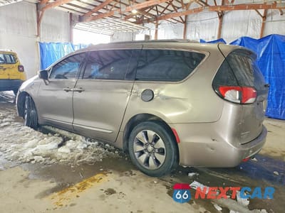 Drugie zdjęcie samochodu z przodu: 2018 CHRYSLER PACIFICA HYBRID LIMITED VIN:2C4RC1N78JR213053 - miniatura