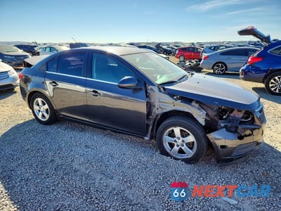 Czwarte zdjęcie samochodu z boku: 2014 CHEVROLET CRUZE LT VIN:1G1PC5SB1E7306701 - miniatura