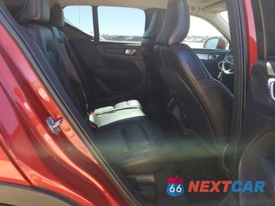 Zdjęcie 10 z 12 samochodu: 2020 VOLVO XC40 T4 MOMENTUM VIN:YV4AC2HK9L2337950 - miniatura