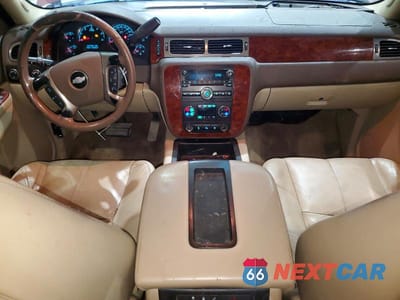 Zdjęcie 8 z 13 samochodu: 2010 CHEVROLET TAHOE K1500 LT VIN:1GNUKBE04AR114118 - miniatura