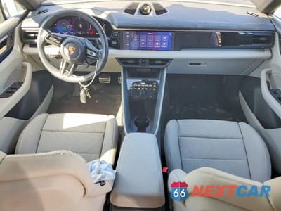 Zdjęcie 8 z 13 samochodu: 2025 PORSCHE MACAN 4S VIN:WP1AB2XA8SL152940 - miniatura