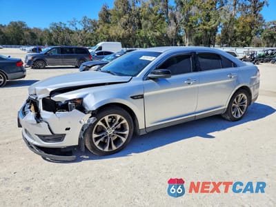 2013 FORD TAURUS SHO 1FAHP2KT9DG127754 - główne zdjęcie licytacji z USA - miniatura