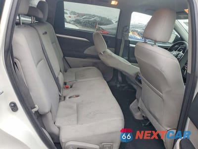 Zdjęcie 11 z 12 samochodu: 2017 TOYOTA HIGHLANDER LE VIN:5TDBZRFH7HS365560 - miniatura