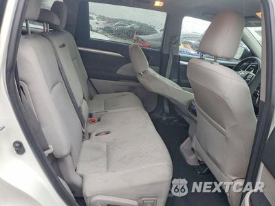 Zdjęcie 11 z 13 samochodu: 2017 TOYOTA HIGHLANDER LE VIN:5TDBZRFH7HS365560 - miniatura