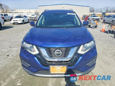 Piąte zdjęcie samochodu w środku: 2019 NISSAN ROGUE S VIN:5N1AT2MTXKC727316 - miniatura