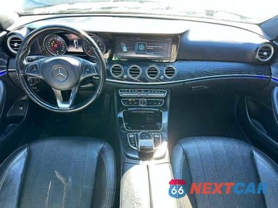 Zdjęcie 8 z 10 samochodu: 2017 MERCEDES-BENZ E 300 4MATIC VIN:WDDZF4KB6HA024228 - miniatura