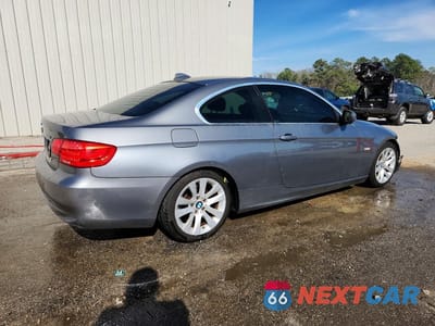 Trzecie zdjęcie samochodu z tyłu: 2012 BMW 328 I VIN:WBAKE3C50CE770092 - miniatura