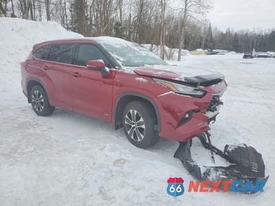 Czwarte zdjęcie samochodu z boku: 2022 TOYOTA HIGHLANDER HYBRID XLE VIN:5TDGBRCH4NS560512 - miniatura