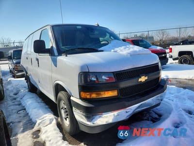 Czwarte zdjęcie samochodu z boku: 2025 CHEVROLET EXPRESS G2500 UTILITY / SERVICE VAN VIN:1GCWGAF74S1207939 - miniatura