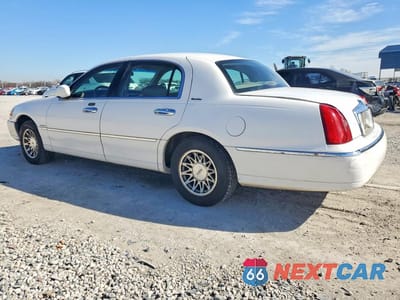 Drugie zdjęcie samochodu z przodu: 2000 LINCOLN TOWN CAR SIGNATURE VIN:1LNHM82W6YY887586 - miniatura