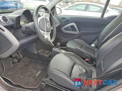 Zdjęcie 7 z 13 samochodu: 2012 SMART FORTWO PURE VIN:WMEEJ3BA7CK577435 - miniatura