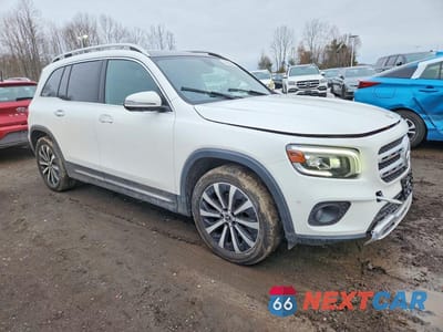 Czwarte zdjęcie samochodu z boku: 2020 MERCEDES-BENZ GLB 250 4MATIC VIN:W1N4M4HBXLW031222 - miniatura