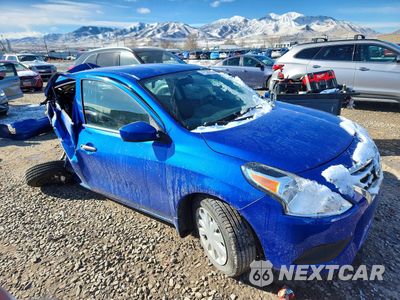 Czwarte zdjęcie samochodu z boku: 2017 NISSAN VERSA S VIN:3N1CN7AP2HL801212 - miniatura