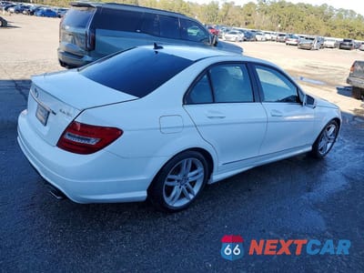 Trzecie zdjęcie samochodu z tyłu: 2014 MERCEDES-BENZ C 300 4MATIC VIN:WDDGF8AB3ER307795 - miniatura