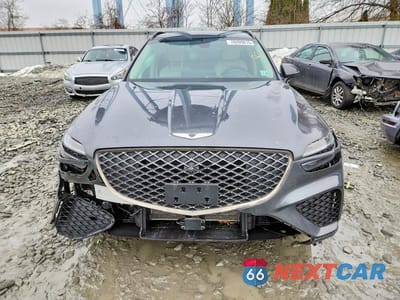 Piąte zdjęcie samochodu w środku: 2023 GENESIS GV70 BASE VIN:KMUMCDTC0PU109483 - miniatura