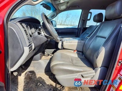 Zdjęcie 7 z 12 samochodu: 2013 TOYOTA TUNDRA GRADE VIN:5TFUM5F19DX050279 - miniatura