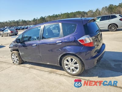 Drugie zdjęcie samochodu z przodu: 2010 HONDA FIT SPORT VIN:JHMGE8H48AC026253 - miniatura