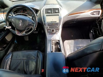 Zdjęcie 8 z 12 samochodu: 2019 LINCOLN MKZ RESERVE II VIN:3LN6L5FC1KR608432 - miniatura