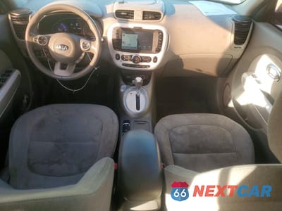 Zdjęcie 8 z 11 samochodu: 2017 KIA SOUL EV BASE VIN:KNDJP3AE5H7023014 - miniatura