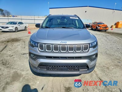 Piąte zdjęcie samochodu w środku: 2022 JEEP COMPASS LATITUDE VIN:3C4NJDBBXNT118754 - miniatura