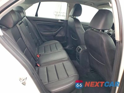 Zdjęcie 10 z 11 samochodu: 2010 VOLKSWAGEN JETTA WOLFSBURG VIN:3VWRA7AJ1AM100057 - miniatura