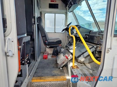 Zdjęcie 7 z 12 samochodu: 2015 FORD F59 DELIVERY TRUCK VIN:1F65F5KY6F0A00097 - miniatura