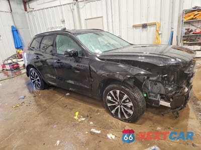 Czwarte zdjęcie samochodu z boku: 2025 VOLVO XC60 PLUS VIN:YV4M12RC1S1166075 - miniatura