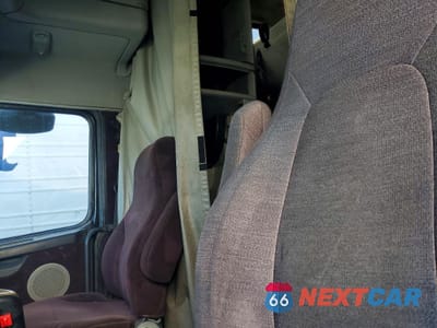 Zdjęcie 6 z 10 samochodu: 2009 VOLVO VNL SEMI TRUCK VIN:4V4NC9TG09N274801 - miniatura