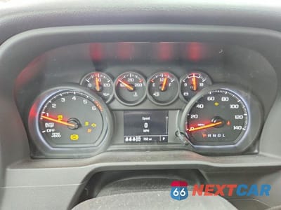 Zdjęcie 9 z 11 samochodu: 2026 CHEVROLET SILVERADO K1500 TRAIL BOSS CUSTOM VIN:3GCPKCEK5TG161111 - miniatura