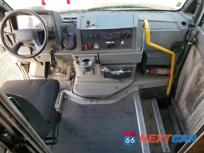 Zdjęcie 8 z 12 samochodu: 2012 ISUZU NPR VIN:JALB4T173C7W00726 - miniatura