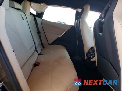 Zdjęcie 10 z 13 samochodu: 2025 BMW IX M70 VIN:WB523CF06SCU57420 - miniatura