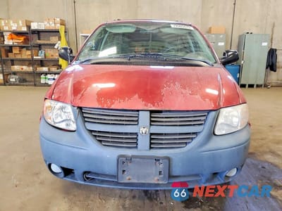 Piąte zdjęcie samochodu w środku: 2005 DODGE GRAND CARAVAN SXT VIN:2D4GP44L75R135577 - miniatura